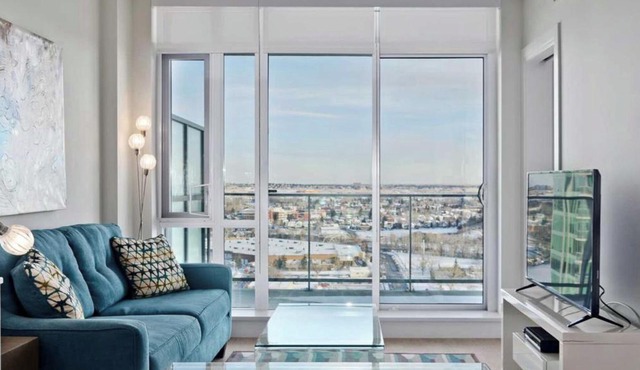 Sophisticated One-Bedroom Suite with Calgary’s Best Views