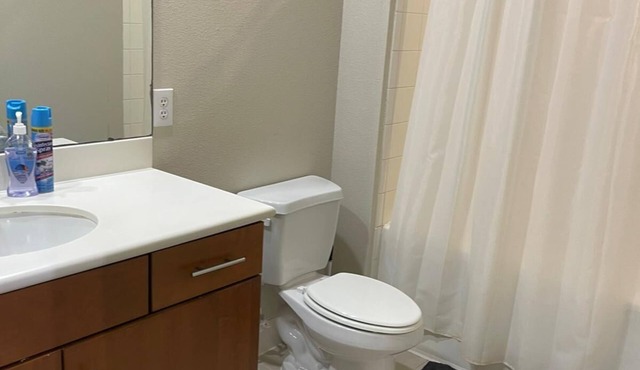 Sophisticated Stay 2-bedroom apartment with AC, fitness room in awesome Houston