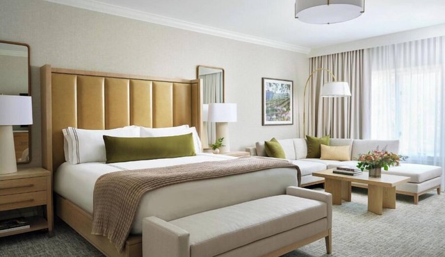 Sophisticated Suite Perfect for Couples' Retreats Near Cruce Lake – 3.4 Miles