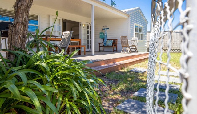 Sorrento Beach Cottages #1 - Gorgeous beach cottage, 2 min walk to Sorrento village