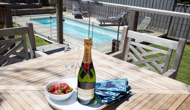 Sorrento Beach House - Charmingly renovated with new pool. 2 min walk to Sorrento shops