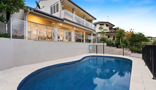 Sorrento Waterfront Retreat & Pool