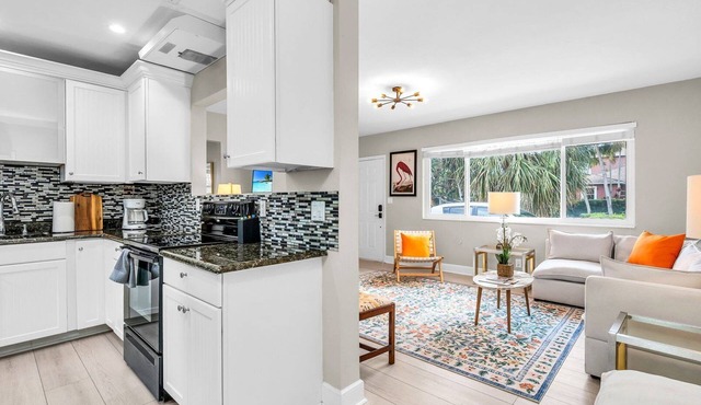 SoSo Coastal Retreat – Walk to Intracoastal & Downtown