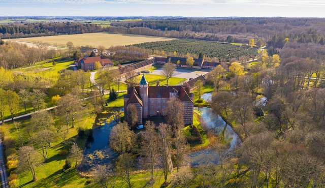 Sostrup Slot og Kloster