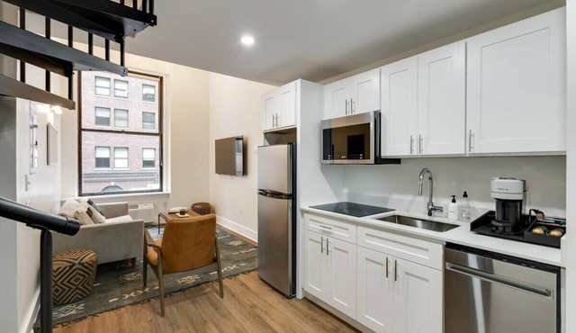 Sosuite | 1BR Loft w Shared W/D, Gym, Lounge