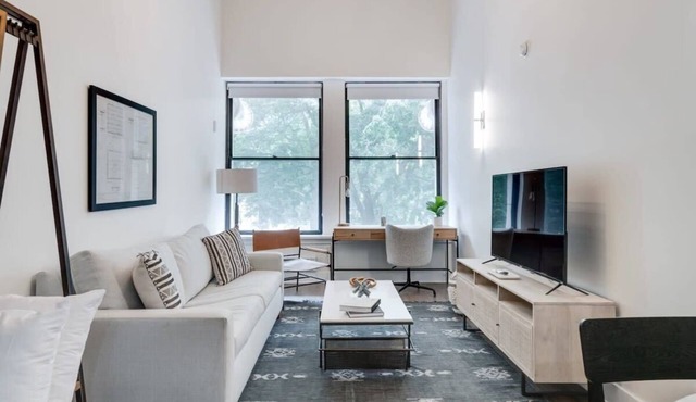 Sosuite | 1BR Loft w Park View, W/D, Gym, Lounge