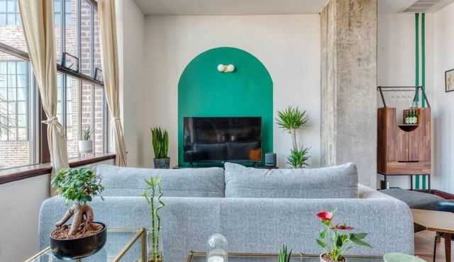 Sosuite | 1BR Penthouse w W/D, Gym, On-Site Bar