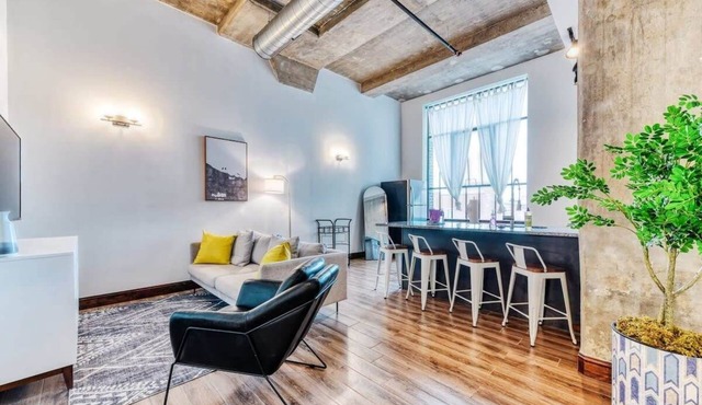 Sosuite | 2BR Apt w W/D, Gym, On-Site Restaurant