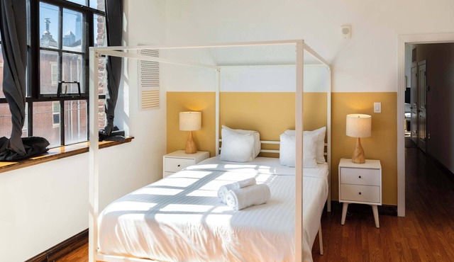 Sosuite | 2BR Apt w Balcony, W/D, Gym, On-Site Bar