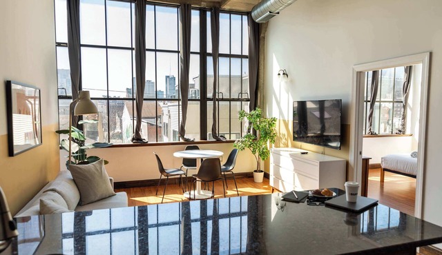 Sosuite | 2BR Apt w W/D, Gym, On-Site Restaurant