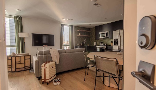 Sosuite | 2BR Apt w W/D, Split Level