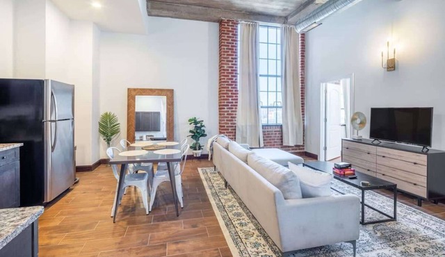 Sosuite | 2BR Penthouse w W/D, Gym, On-Site Bar