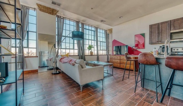 Sosuite | 2BR Penthouse w Balcony, W/D, Gym