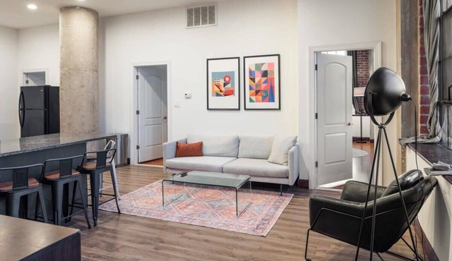 Sosuite | 3BR Apt w Balcony, W/D, Gym, On-Site Bar