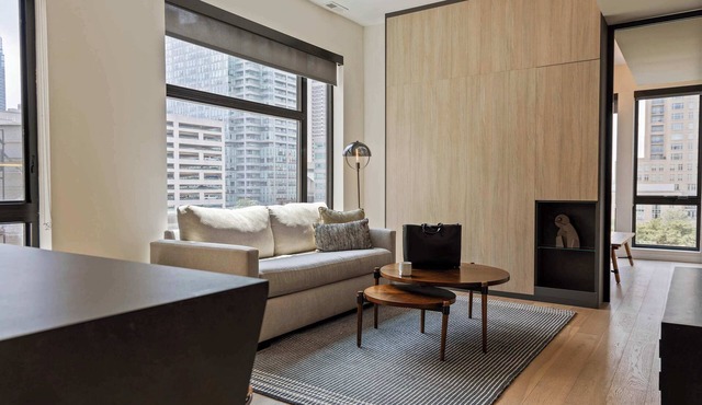 Sosuite | Corner 1BR Apt w Roof Deck, Gym, Laundry