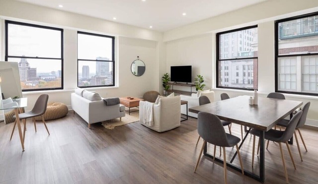 Sosuite | Corner 3BR Apt w Park View, W/D, Gym