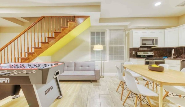 Sosuite | Foosball 3BR Apt w W/D