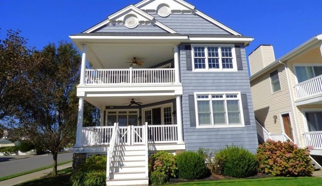 Sought After Southend Condo, Steps from Best Beaches