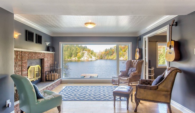 Sought Secluded Lakefront Villa near Ottawa/Edelweiss Valley Resort.