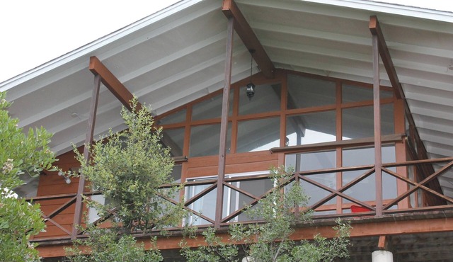 Soul Quenching Views, Breathtaking Sunsets. Gorgeous Covered Balcony on the Lake