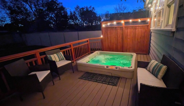 Soul-warming Historic home - Private hot-tub, yard, Parks, 6min to downtown SLC.