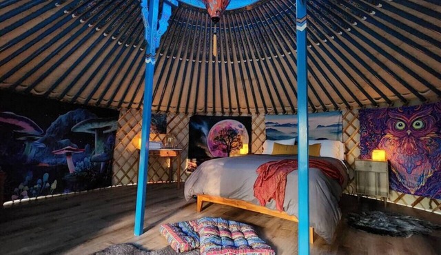 Soul Yurt | Cedar Hot Tub | 1 hr to Skiing & Mt Rainier