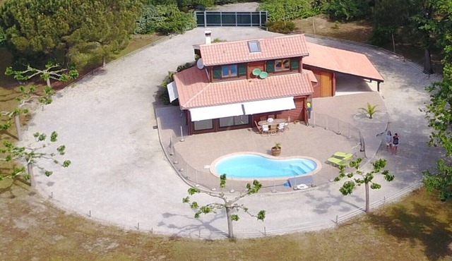 Soulac sur Mer HOUSE WITH PRIVATE POOL AND SPA not overlooked near the sea