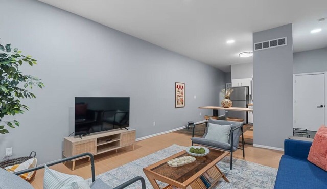 Soulard Gem: Stunning Casa in PRIME Spot!
