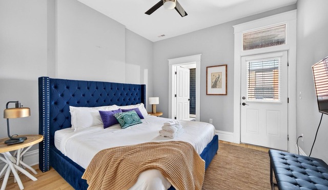 Soulard Group Getaway, Private Courtyard