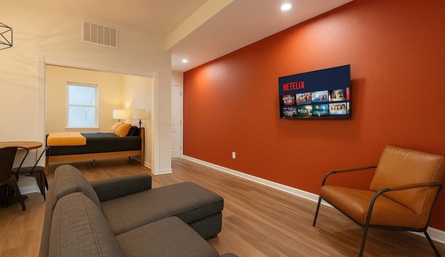 Soulard King Loft near Anheuser-Busch Brewery
