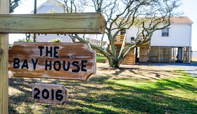 Sound front home with nightly sunsets. 1 mile to the ocean for sunrise!