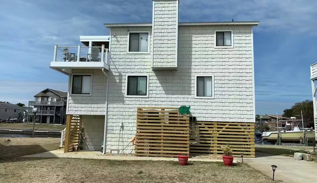 Sounds Groovy OBX: Waterfront Home with Dock