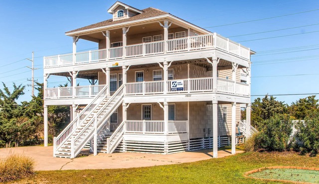 Soundside Dog Friendly Home w/Pool, Hot Tub, Putting Green, Community Boat Ramp