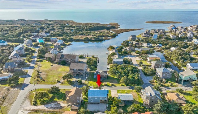 Soundside Dog Friendly Home w/Hot Tub, Game Room, Tiki Bar, Screened Porch