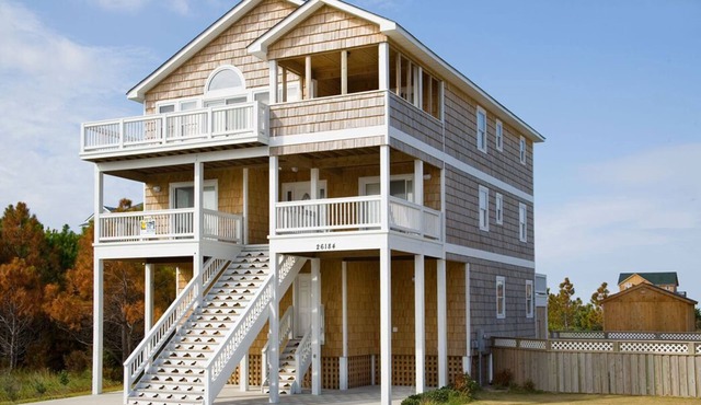 Soundside Dog Friendly w/Private Pool, Hot Tub, Elevator, Community Boat Ramp