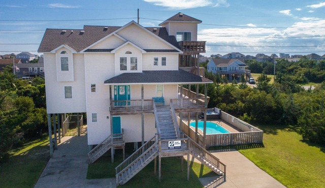 Soundview Dog Friendly w/Pool, Hot Tub, Cargo Lift, Boat and Windsports Access