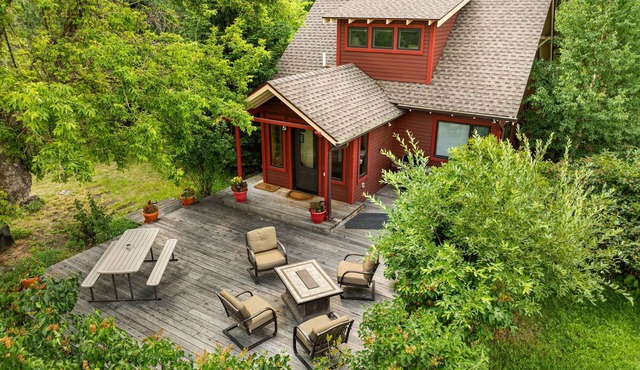 Sourdough Ranch Black Bear Cottage -Cozy Cottage Just 10 Minutes From Bozeman