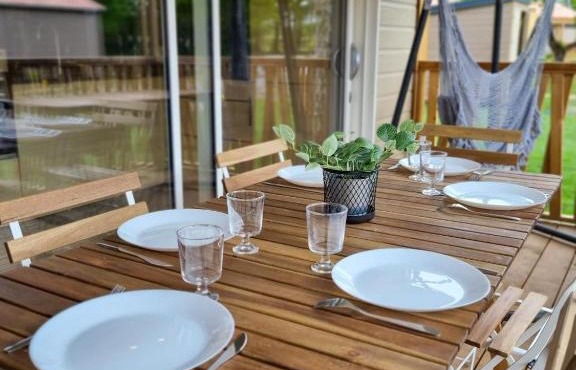 Sous la canopée - le calme au bord du lac