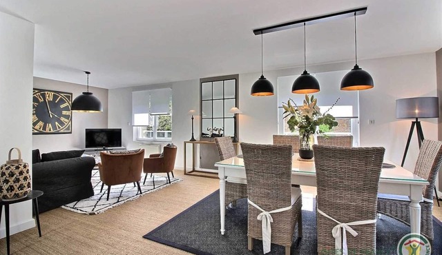 Sous le Cerisier - CREHEN