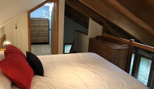 Sous les Thuyas Cottage, 5 minutes from the Mont-Orford ski center