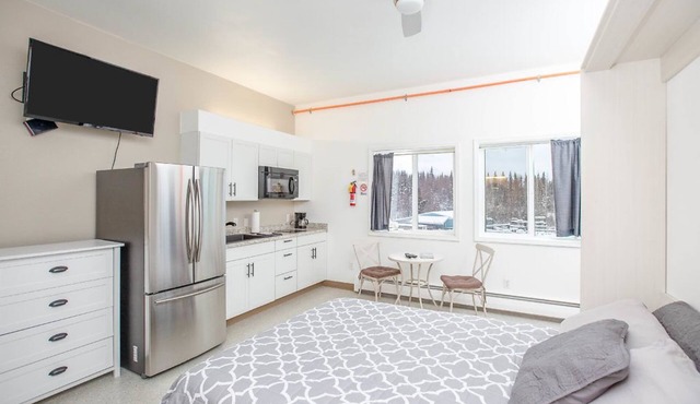South Anch. Suite Partial Chugach Mountain View