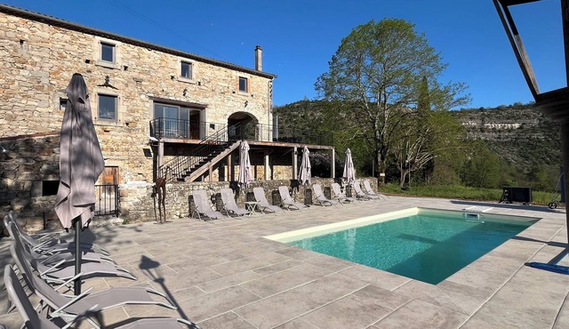 SOUTH ARDECHE Large house sleeps 22 with heated pool near river
