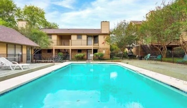 South ATX . Sweet Stay with Pool