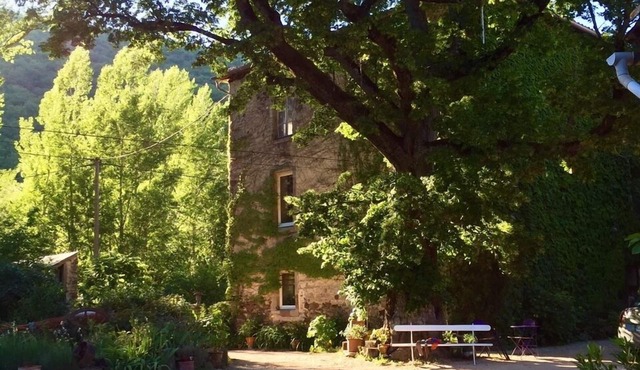 South Aveyron gîte on private riverside, sleeps 6 to 14 people