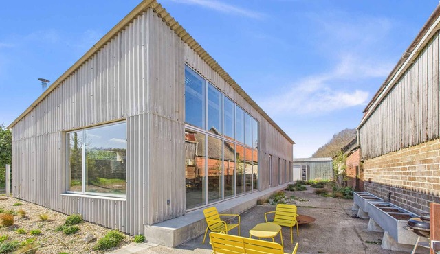 South Barns a spacious barn conversion near Cowes.