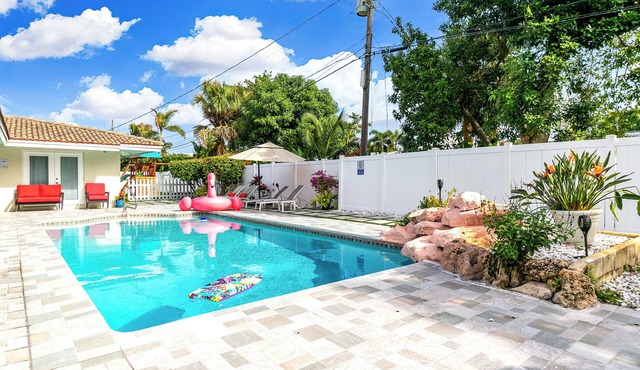 South Beach Retreat, Florida: Amazing Pool-Saltwater Heat,4BR, King Bed,5 Stars