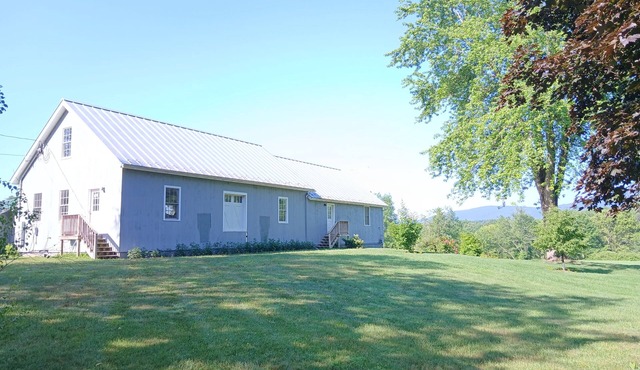 South Berkshire Barn Apartment with Stunning Views