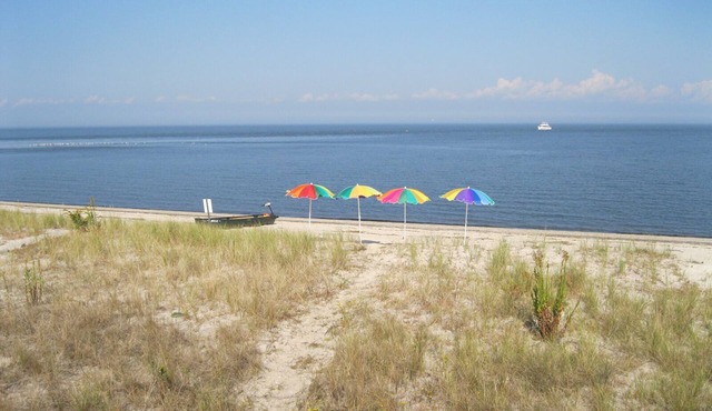 SOUTH BOWERS ISLAND -' DIRECT BEACHFRONT' -