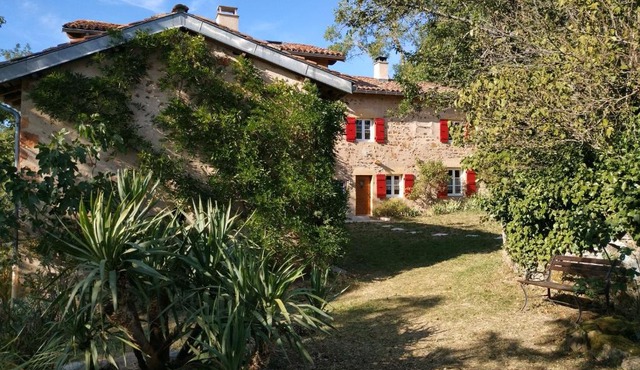 SOUTH BURGUNDY country house MONT CHEF