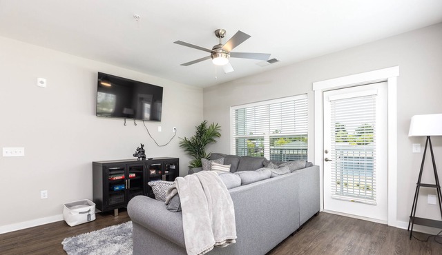 South Charlotte Modern Apartment-10 Minutes From Airport-15 From Uptown!!